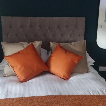 Free Derry Apartments Bagian luar foto