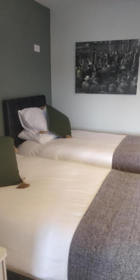 Free Derry Apartments Bagian luar foto
